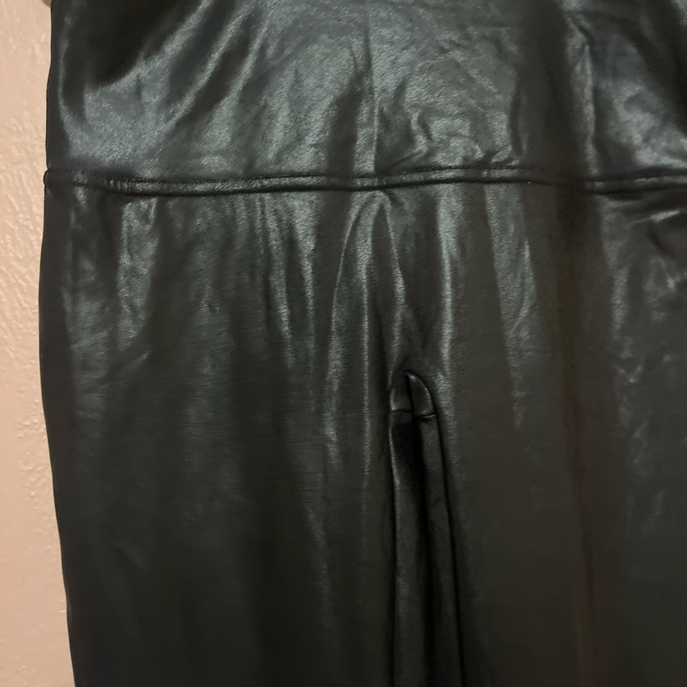 SPANX Faux Leather Leggings Black Womens
X large .High Waisted Pants - Picture 2 of 8